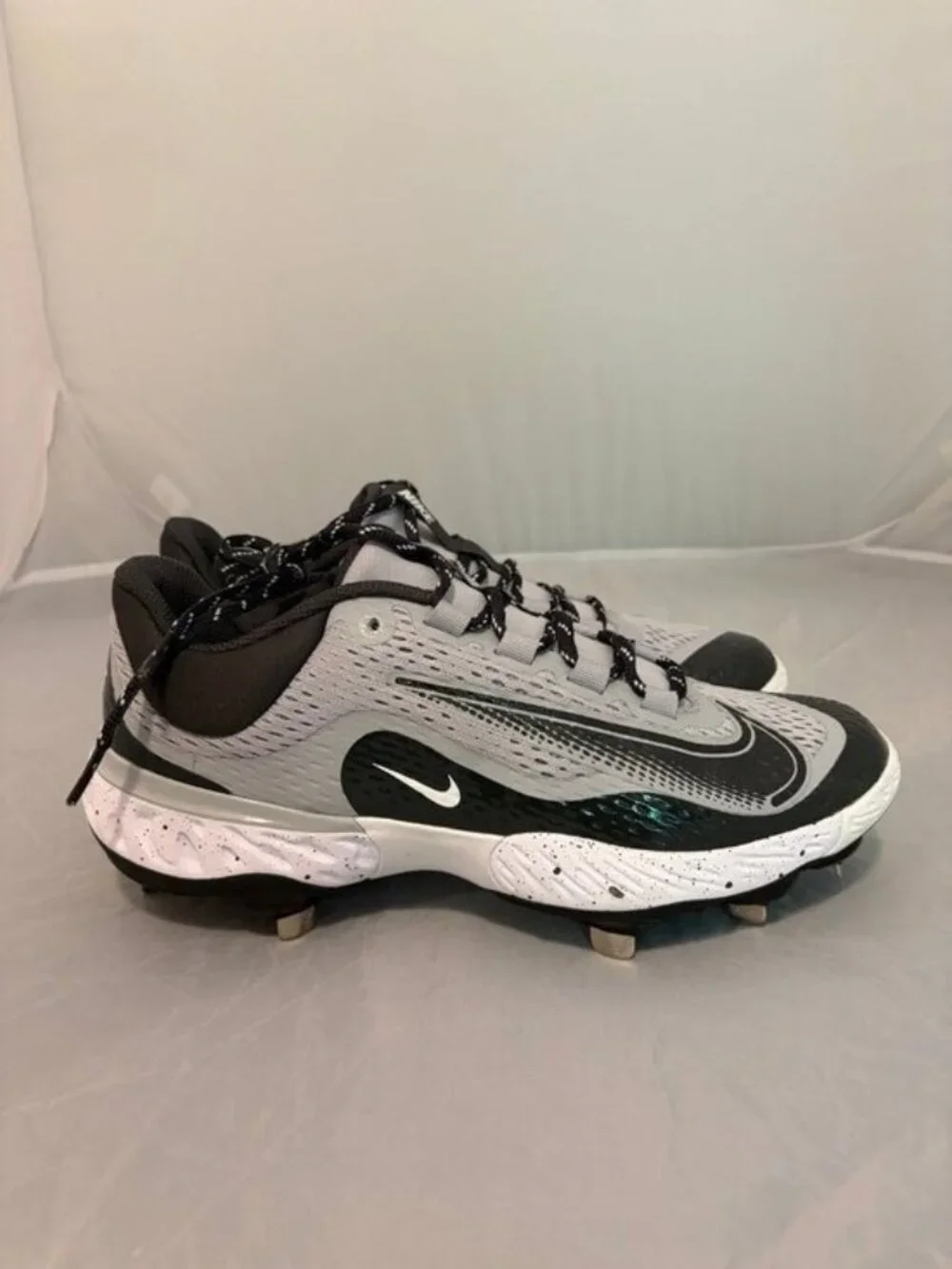 Nike Alpha Huarache Elite 4 low Wolf Grey men’s cleats DJ6521 004